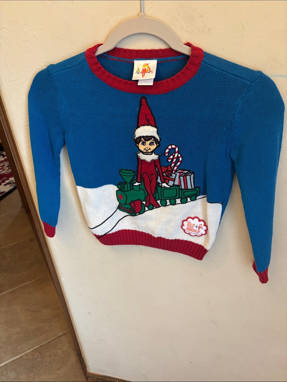 Elf on the shelf sweater! Size 4